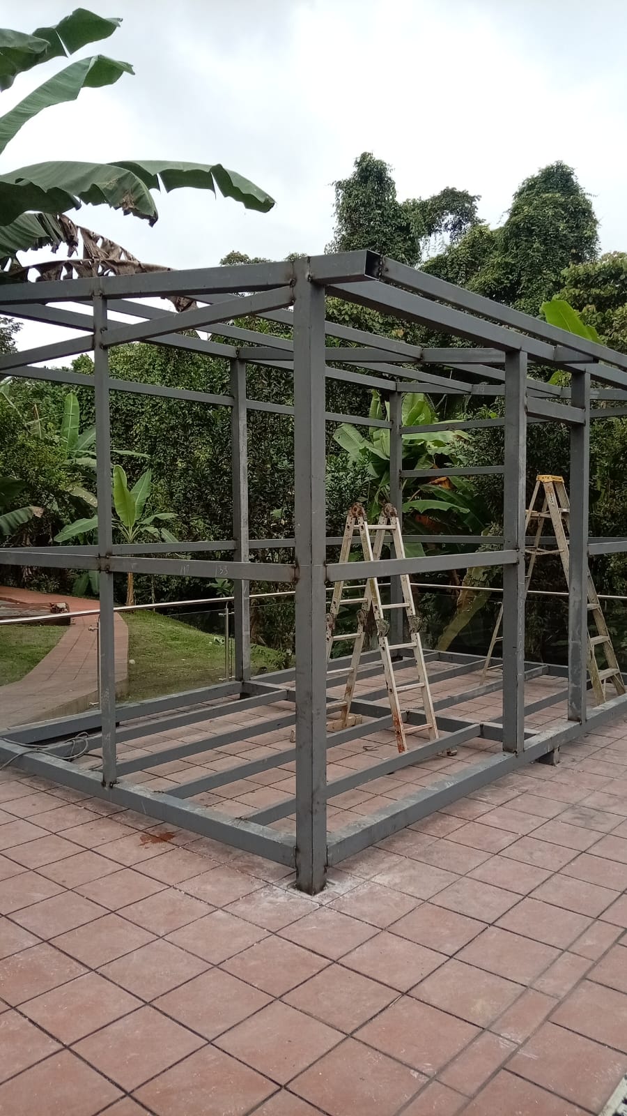 Estructura metálica para proyecto de construcción