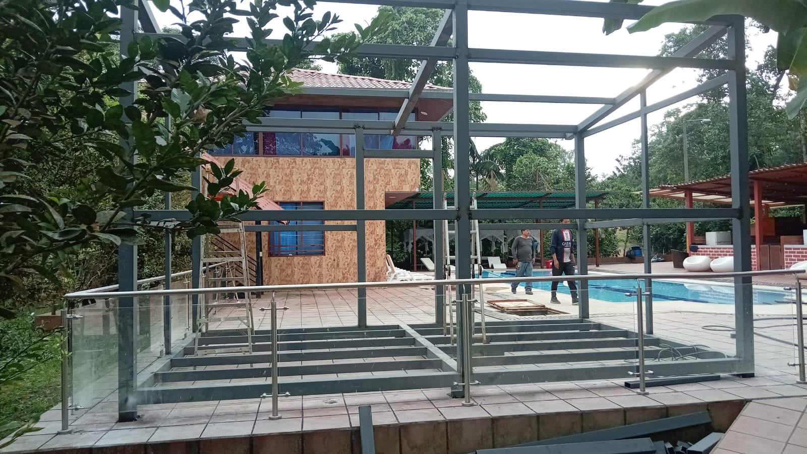Avance de estructura metálica para construcción modular